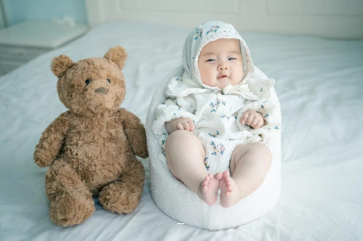 固原宝宝挠耳朵是怎么回事 固原宝宝挠耳朵是怎么回事